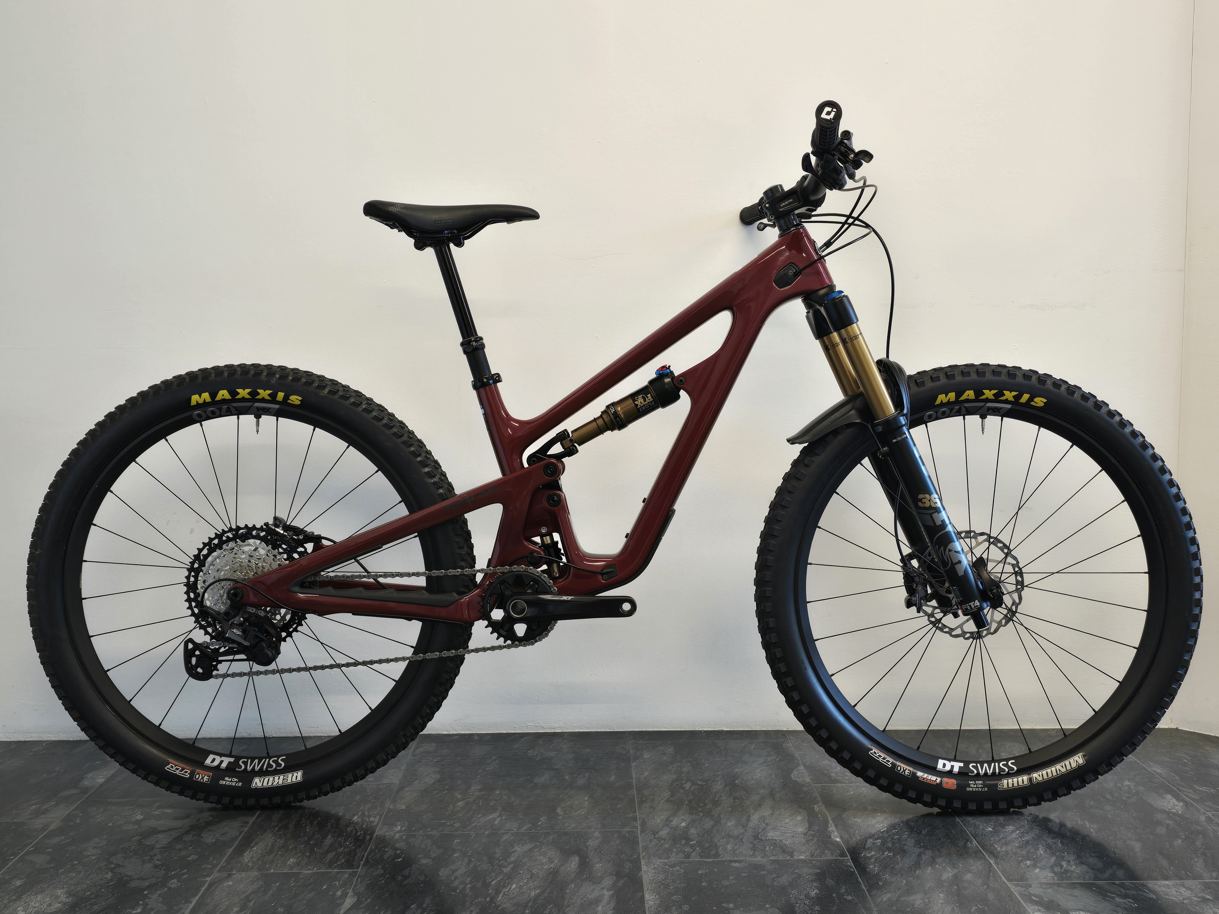 SB135 27.5 T-Series TXT Demo Bike S