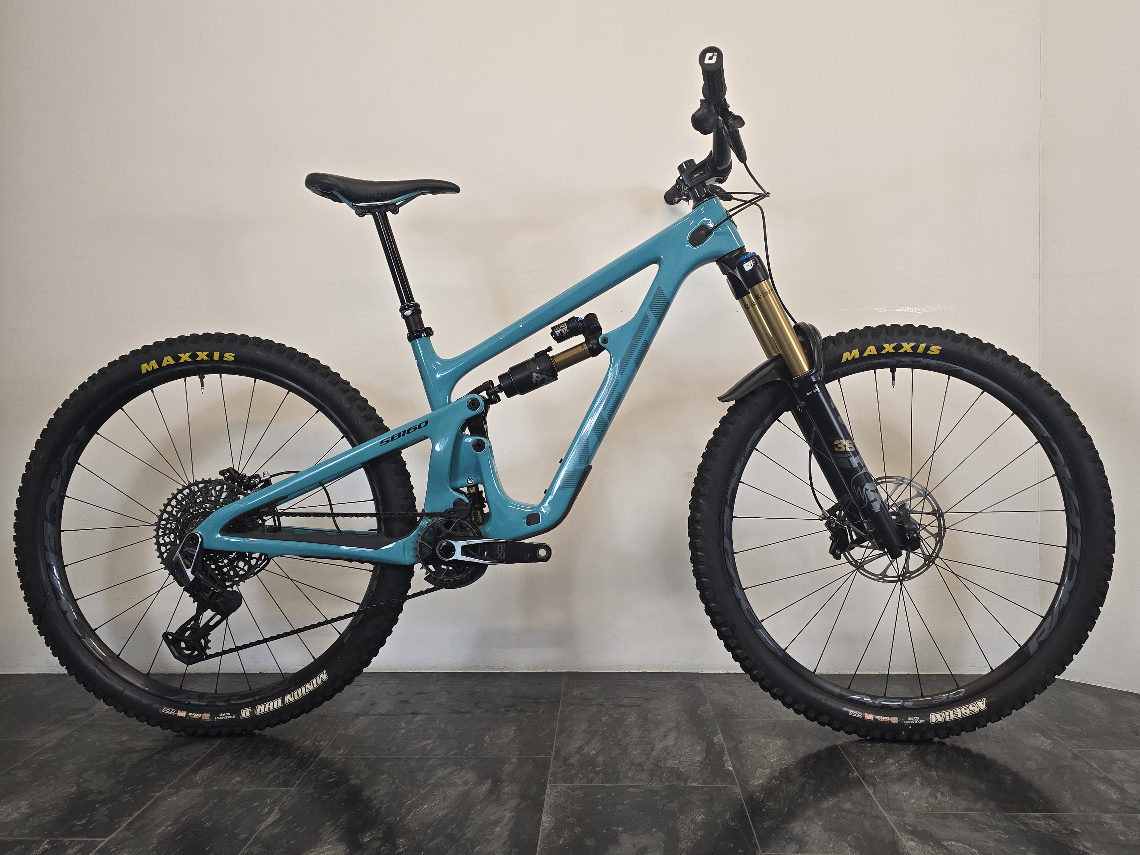 SB160 29 T-Series T2 X01 Complete S Demo